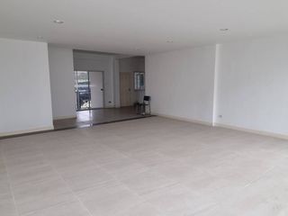 Продажа 3 спальни торговое помещение в Si Racha, Чонбури
