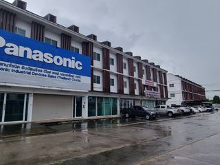 Продажа 3 спальни торговое помещение в Si Racha, Чонбури