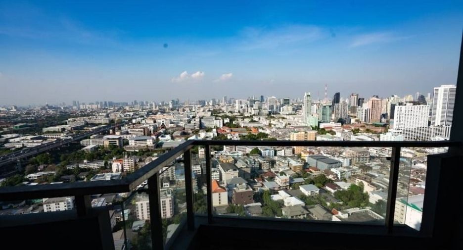 For sale 1 bed condo in Ratchathewi, Bangkok
