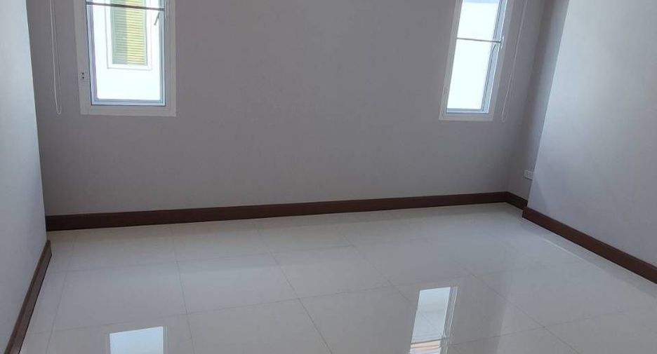 For sale 3 bedrooms house in Mueang Samut Prakan, Samut Prakan