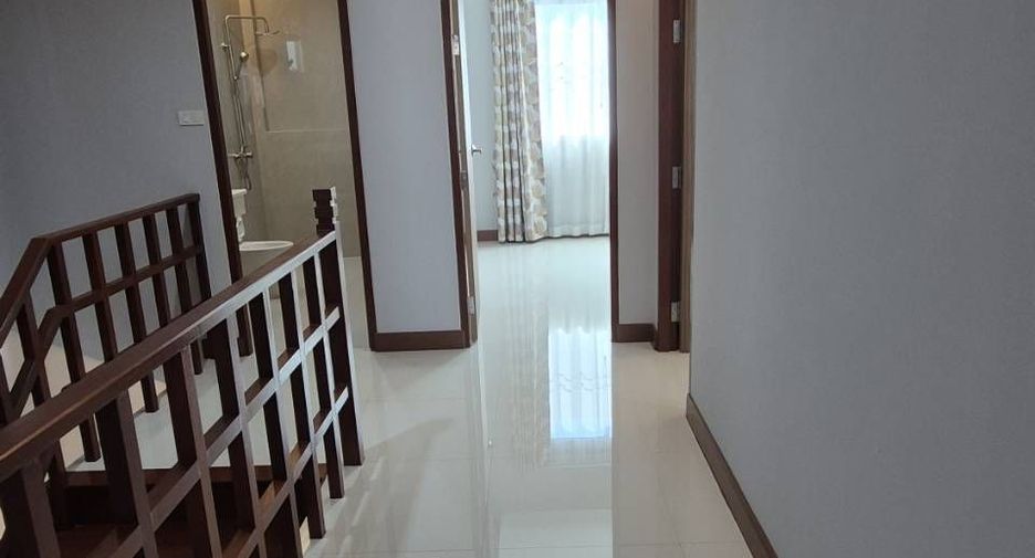For sale 3 bedrooms house in Mueang Samut Prakan, Samut Prakan