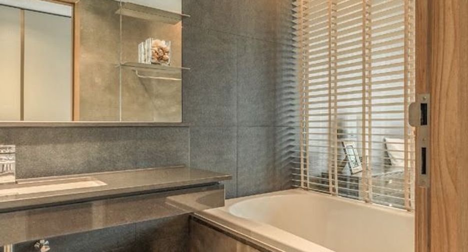 For rent 2 bedrooms apartment in Watthana, Bangkok