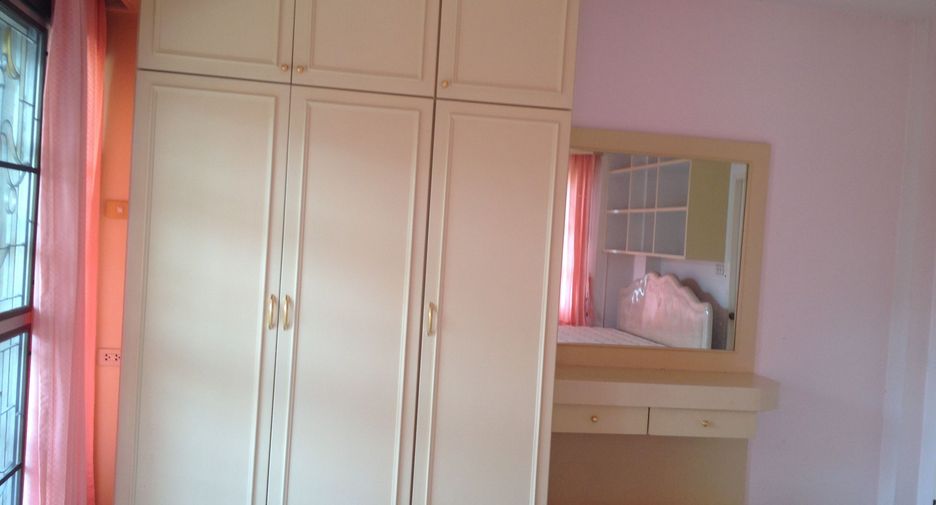For rent 3 bedrooms house in Nong Chok, Bangkok