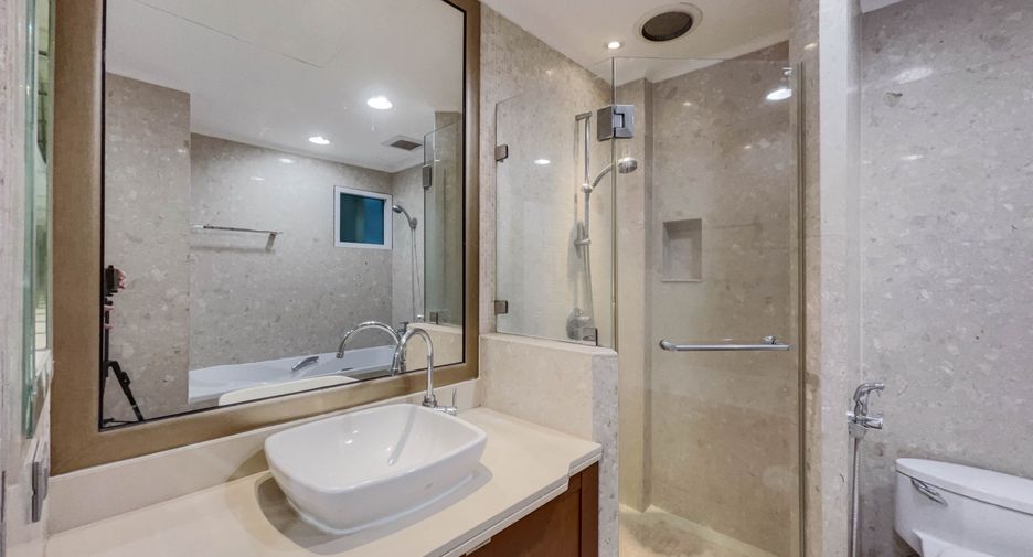 For sale 1 bed condo in Pathum Wan, Bangkok