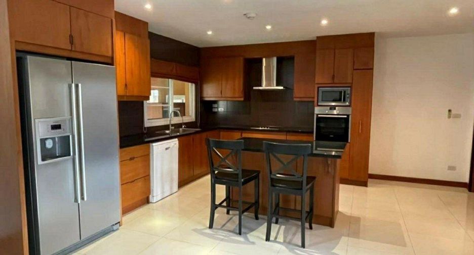 For rent 5 bedrooms villa in Bang Lamung, Chonburi