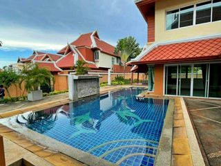 Villa zur Miete mit 5 Zimmer in Bang Lamung, Chonburi