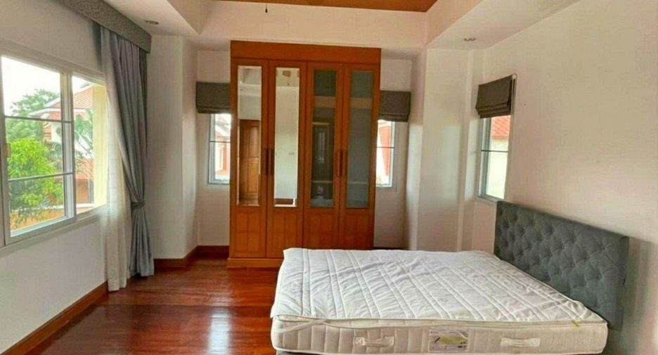 For rent 5 bedrooms villa in Bang Lamung, Chonburi