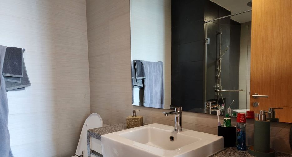 Condo en alquiler de 2 habitaciones en Khlong Toei, Bangkok