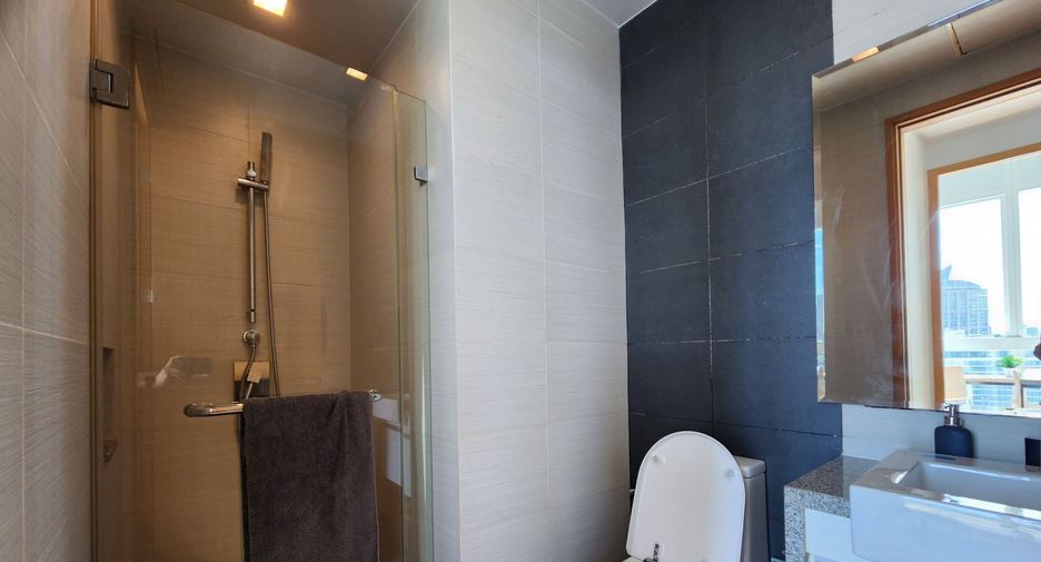 Condo en alquiler de 2 habitaciones en Khlong Toei, Bangkok