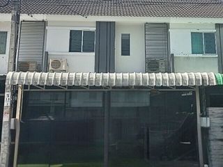 For sale 3 bedrooms townhouse in Phra Samut Chedi, Samut Prakan