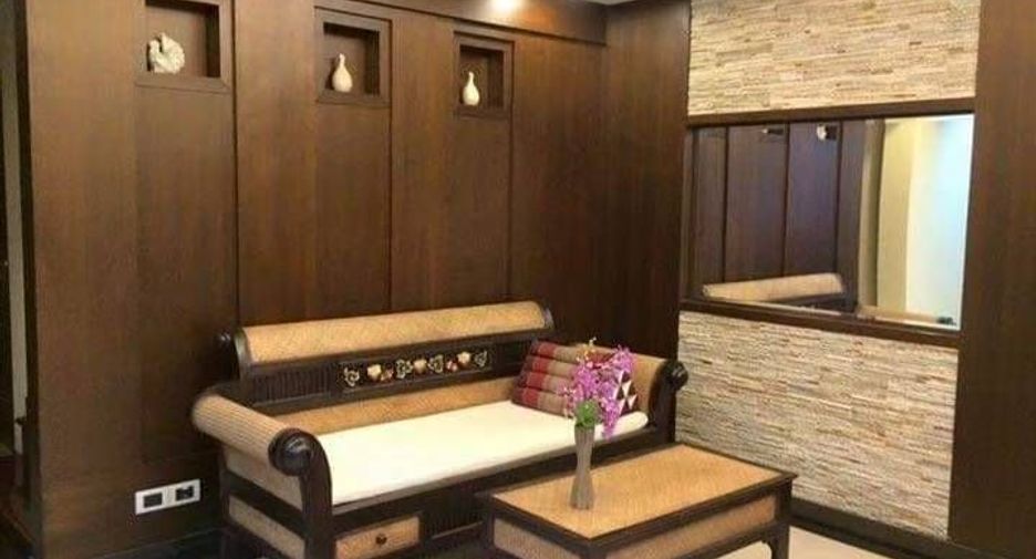 For rent 4 bedrooms house in Bang Lamung, Chonburi