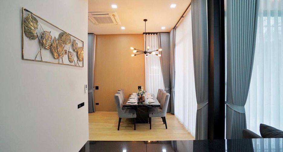 For sale 3 bedrooms villa in Sattahip, Chonburi