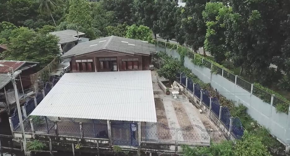 Продажа 3 спальни дом в Чом Тхонг, Бангкок
