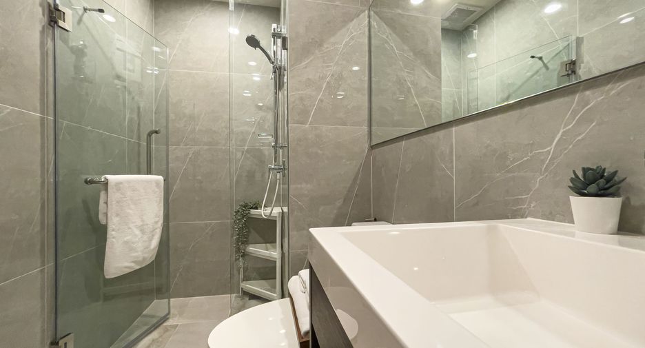 For sale 2 ベッドルーム condo in Huai Khwang, Bangkok