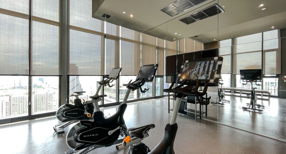 For sale 2 ベッドルーム condo in Huai Khwang, Bangkok