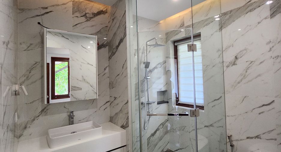 Villa zum Kauf und zur Miete mit 5 Zimmer in Thalang, Phuket