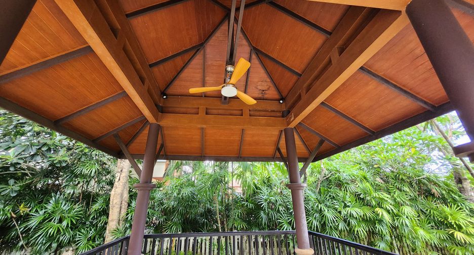 Villa zum Kauf und zur Miete mit 5 Zimmer in Thalang, Phuket