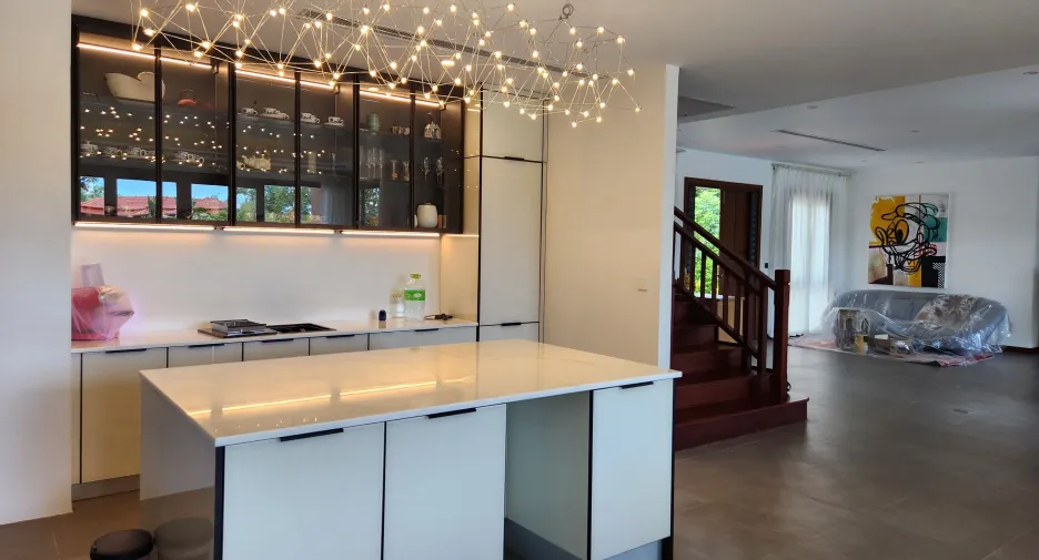 Villa zum Kauf und zur Miete mit 5 Zimmer in Thalang, Phuket