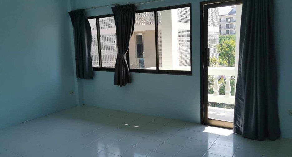 For rent 3 bedrooms townhouse in Bang Lamung, Chonburi