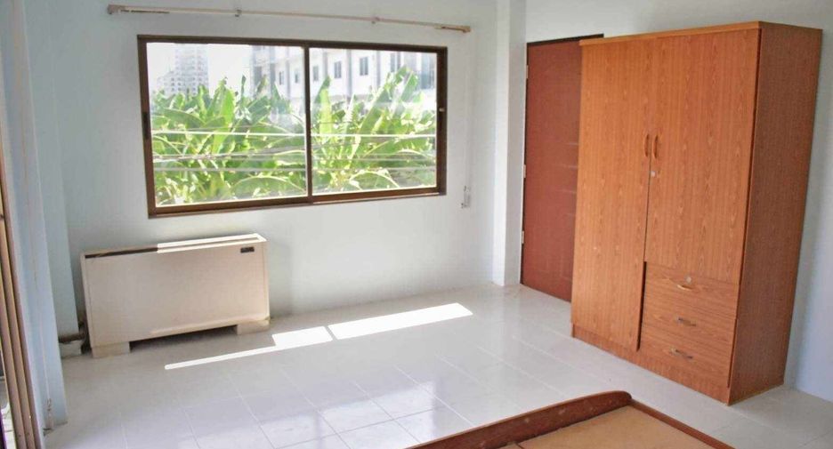 For rent 3 bedrooms townhouse in Bang Lamung, Chonburi