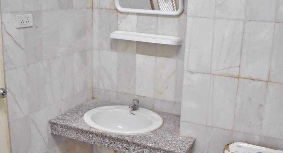 For rent 3 bedrooms townhouse in Bang Lamung, Chonburi