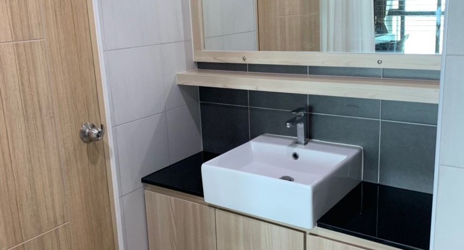 À vendre et à louer 1 chambre condo à Si Racha, Chonburi