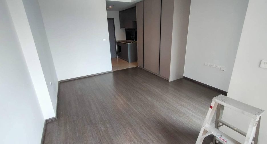 For rent studio condo in Phra Khanong, Bangkok