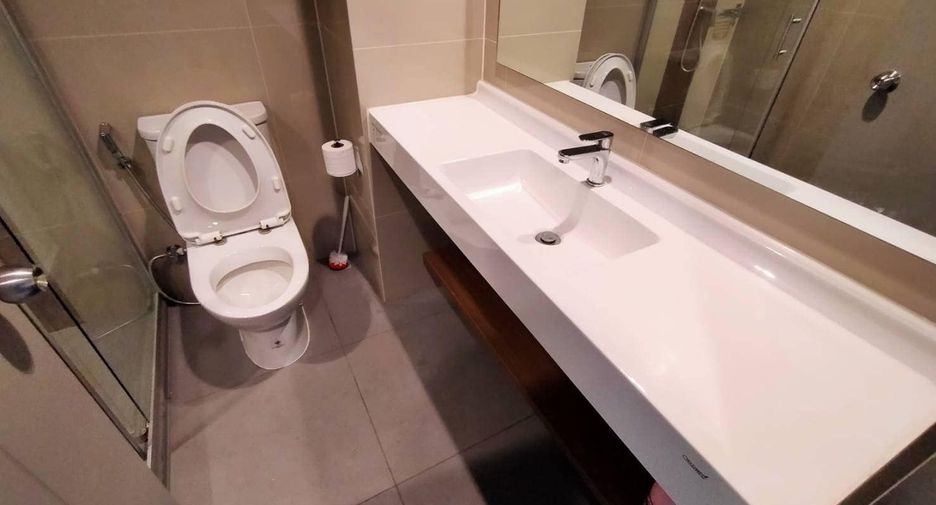 For rent studio condo in Phra Khanong, Bangkok