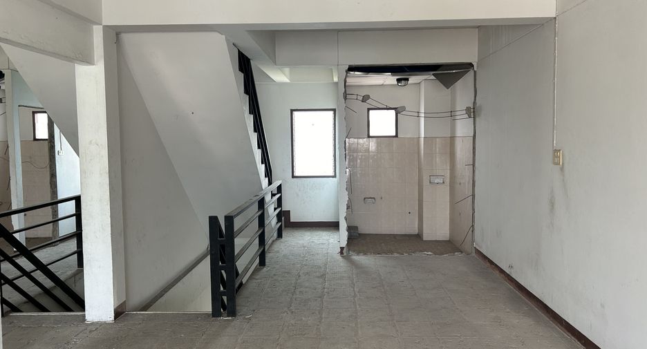 For sale retail Space in Bang Lamung, Chonburi