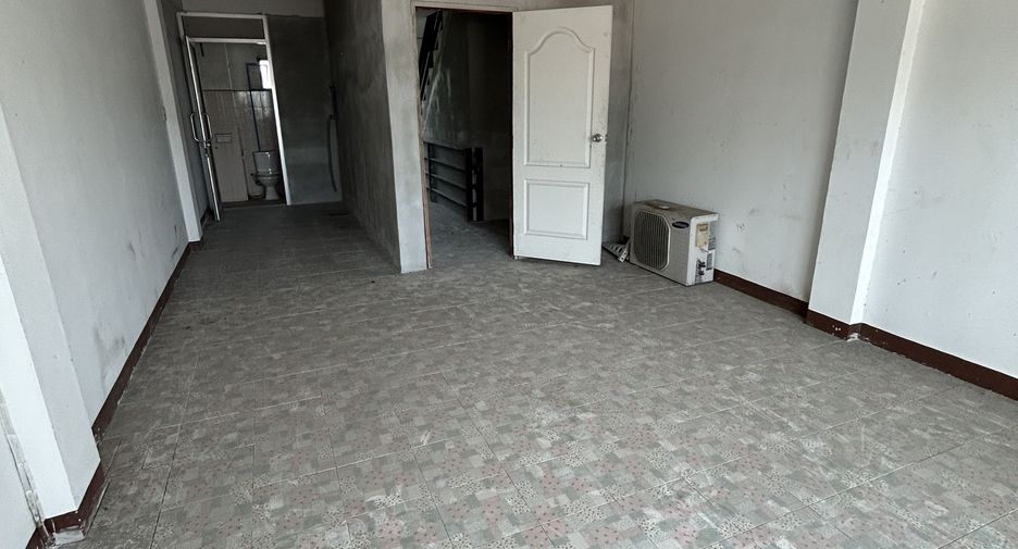 For sale retail Space in Bang Lamung, Chonburi