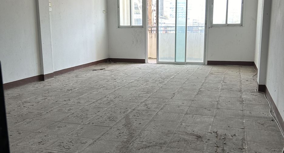 For sale retail Space in Bang Lamung, Chonburi