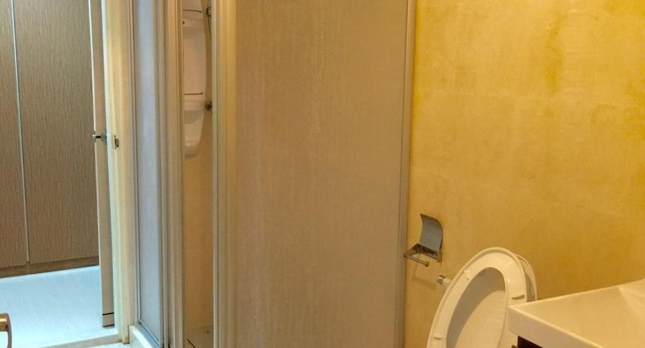 For sale and for rent 3 bedrooms condo in Watthana, Bangkok