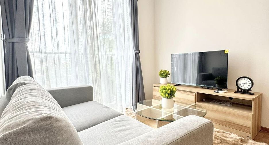For rent 2 bedrooms condo in Watthana, Bangkok