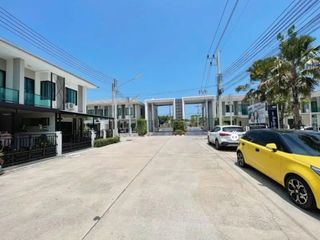 For sale 2 bedrooms townhouse in Si Racha, Chonburi
