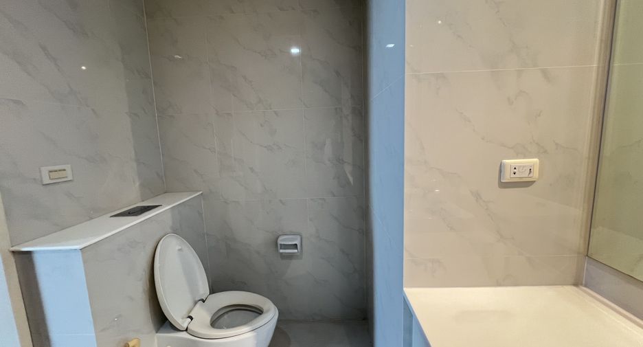 For rent 2 bedrooms condo in Dusit, Bangkok