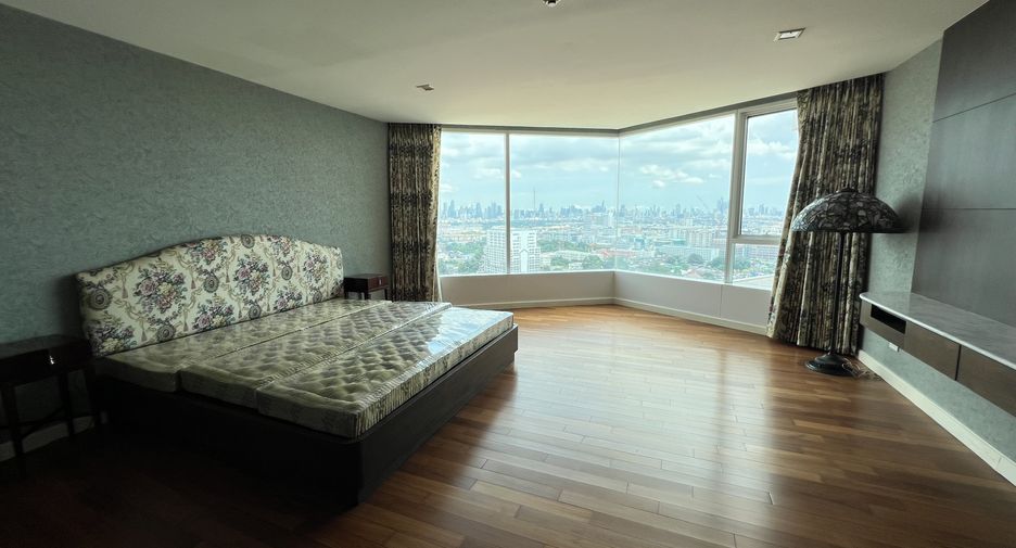 For rent 2 bedrooms condo in Dusit, Bangkok