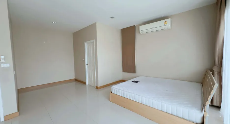 Casa en venta de 4 habitaciones en Prawet, Bangkok