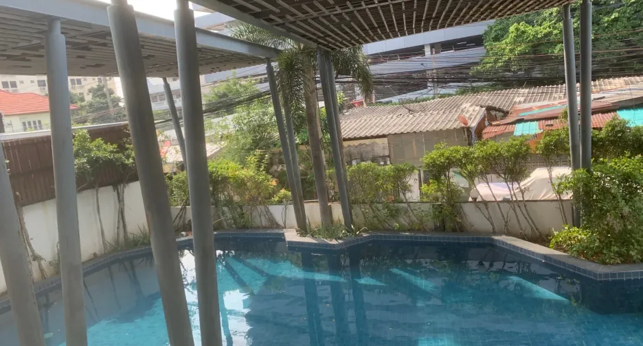 À vendre 1 chambre condo à Huai Khwang, Bangkok