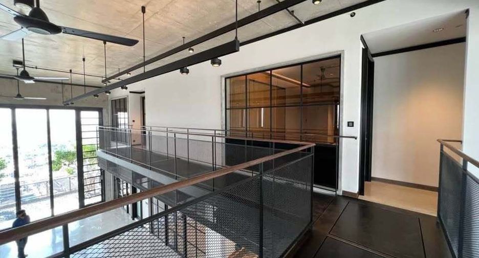 For rent 3 bedrooms condo in Yan Nawa, Bangkok