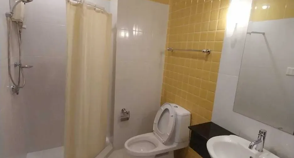 Condo en alquiler de 2 habitaciones en Khlong Toei, Bangkok