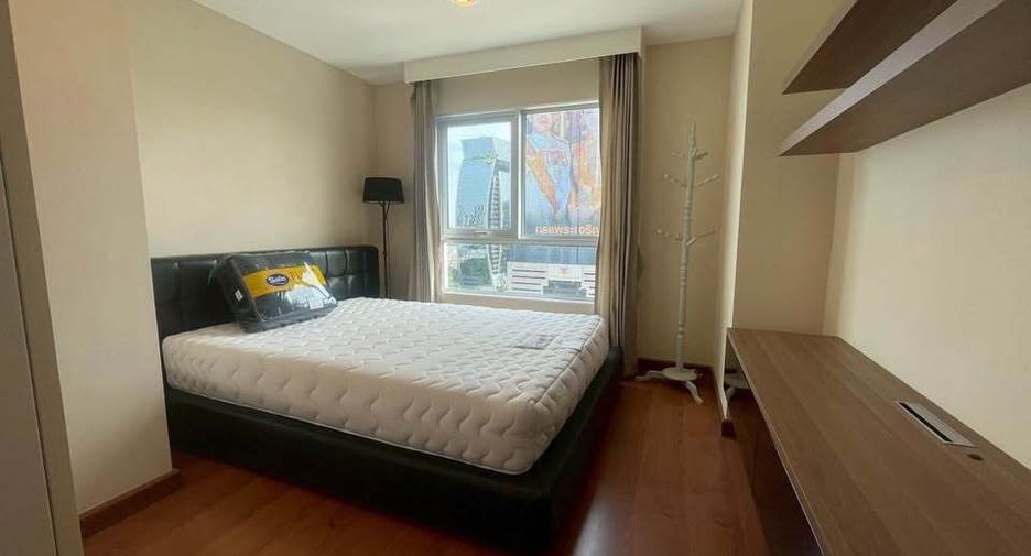 For rent 2 bedrooms condo in Huai Khwang, Bangkok