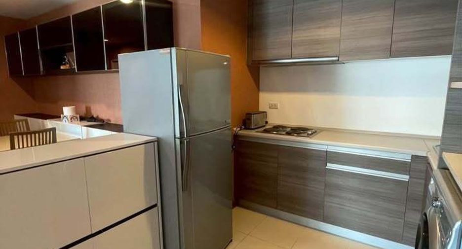 For rent 2 bedrooms condo in Huai Khwang, Bangkok