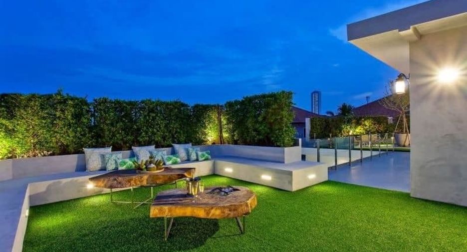 For sale 5 bedrooms house in Bang Lamung, Chonburi