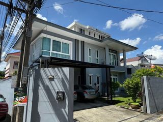 For rent 5 bedrooms house in Watthana, Bangkok