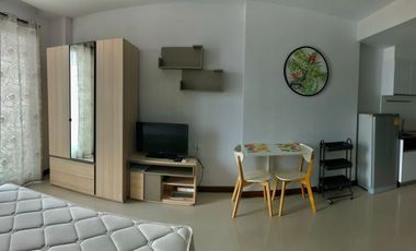 Wohnung zur Miete mit Studio in Watthana, Bangkok