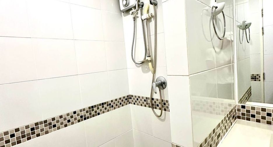 For rent studio condo in Phra Khanong, Bangkok