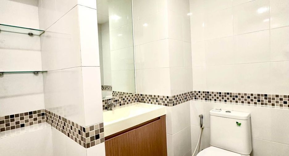 For rent studio condo in Phra Khanong, Bangkok