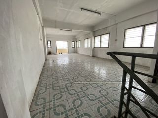 For sale 9 bedrooms townhouse in Mueang Samut Prakan, Samut Prakan
