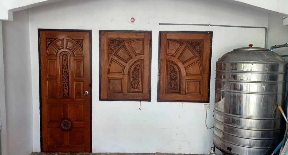 For sale 2 bedrooms townhouse in Min Buri, Bangkok