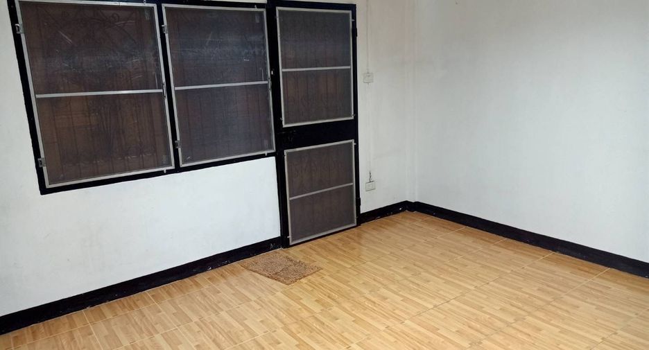 For sale 2 bedrooms townhouse in Min Buri, Bangkok